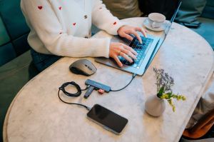USB Хъб Verbatim Essentials, 6 порта, USB Type-C, SD четец