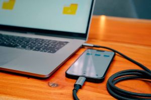 Кабел Verbatim Sync&Charge, магнитен, USB Type-C към USB Type-C, 240 W, 120 cm